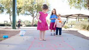 Read more about the article Saiba a importância de escolher um brinquedo de acordo com a faixa etária da criança!